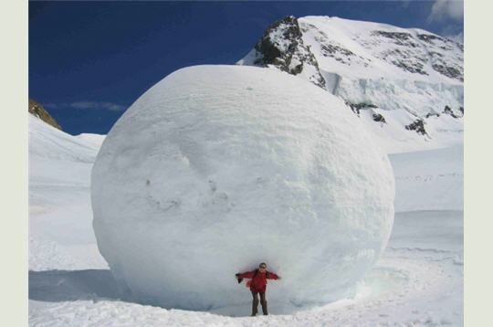 la plus grosse boule de neige